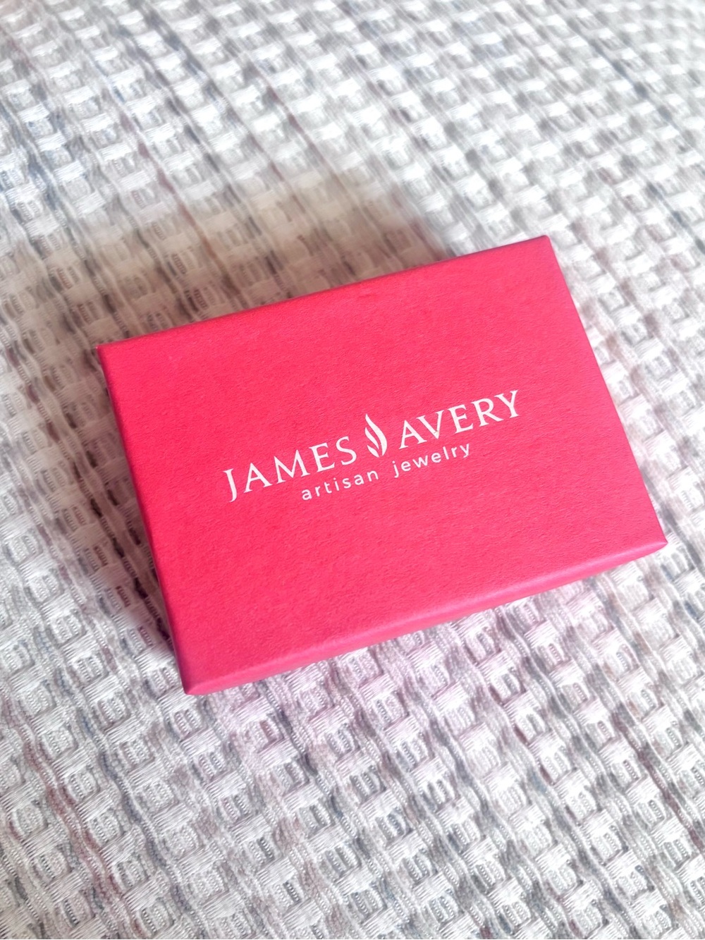 James Avery Silver Hoop Earrings in original box - NEW never worn - Picture 5 of 6